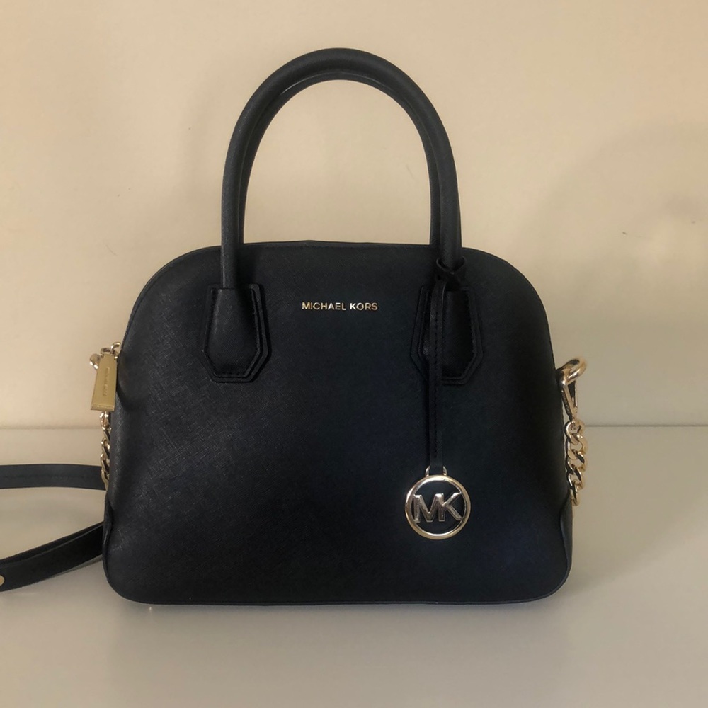 Like **NEW** Michael Kors Satchel